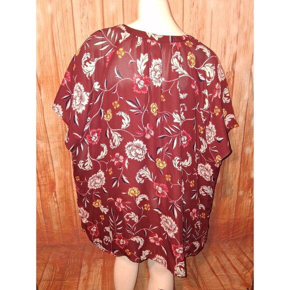 Old Navy Sheer Floral Short Sleeve V-neck Blouse Sz XXL - Picture 2 of 3